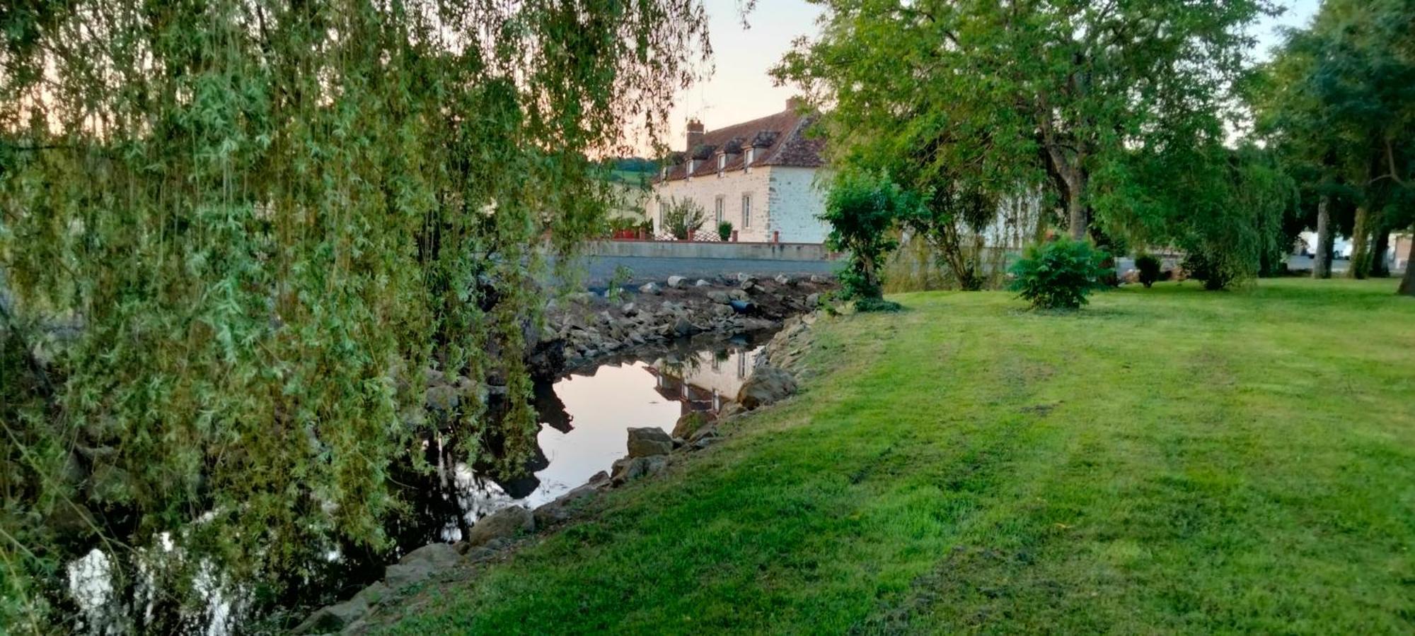 Gite & Chambre D'Hotes Du Moulin Villa Brûlon Exterior foto